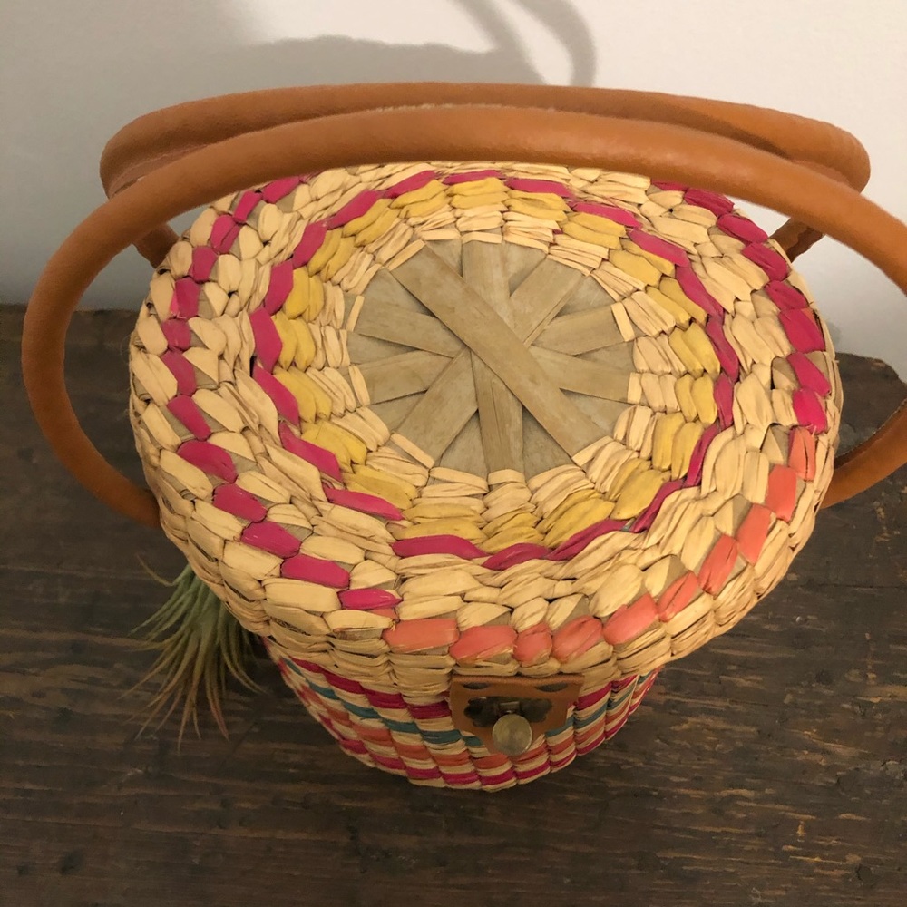 Vintage Colorful Basket Purse - Picture 7 of 8